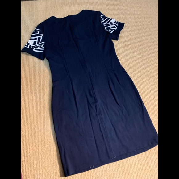 Patterned Blue Dress (M) - Picture 4 of 4